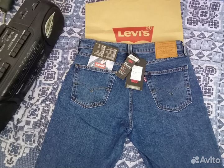 Джинсы levis