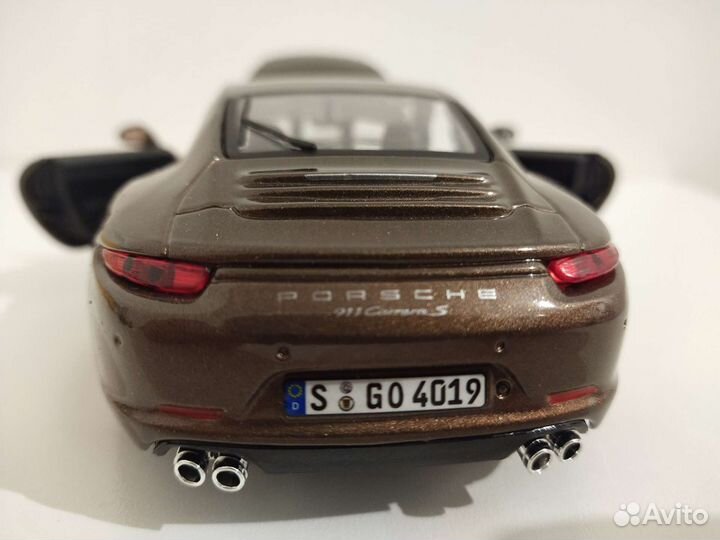 Модель 1:24, Bburago, Porsche 911 Carrera S, новая