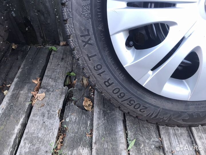 R16 Gislaved Nord Frost 200 205/60, PCD 5x114.3 DIA 22