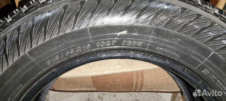 Yokohama Ice Guard IG65 215/65 R16