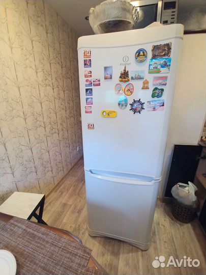 Холодильник бу indesit нофрост