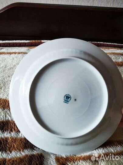 Тарелка декоративная, фарфоровая.Цветы