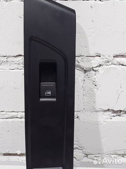 Кнопка управления стеклоподьемником передняя левая