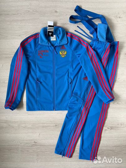 Разминочный костюм