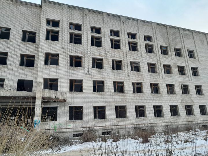 Здание, 3200 м²