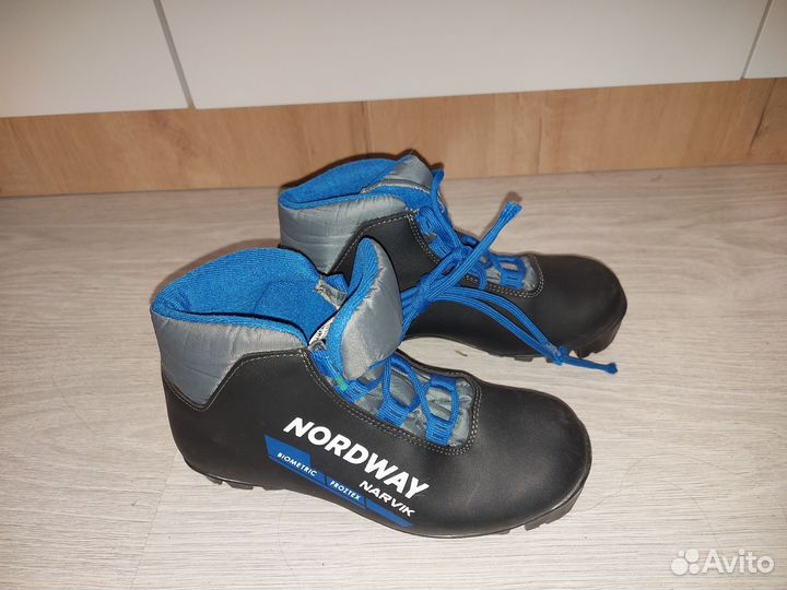 Детские лыжи с палками 160 см+ ботинки 35 р