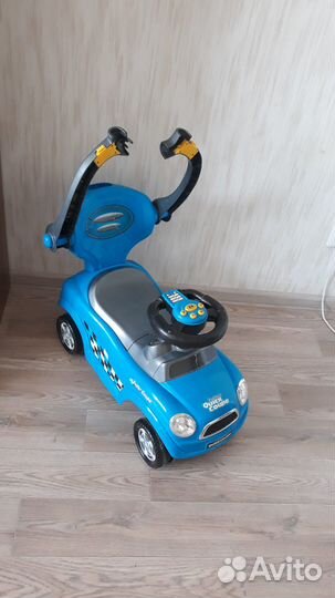 Детская машинка каталка с ручкой