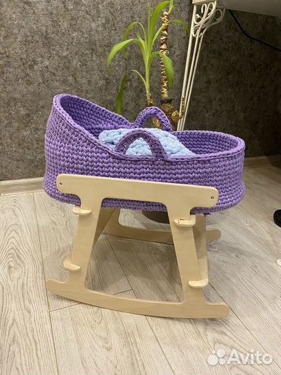 Вязанная люлька для кукол