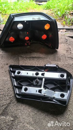 Задний фонарь Mercedes 124