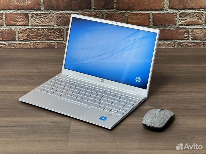 Мощный ноутбук HP i3 8GB SSD 13,3 IPS