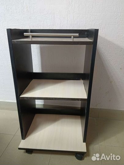 Тележка косметологическая. Тумба педикюрная