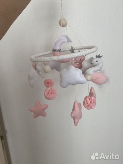 Мобиль ручной работы в кроватку
