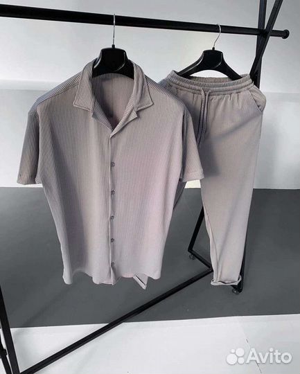 Костюм мужской новый