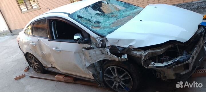 Ford Focus 1.6 AMT, 2013, битый, 275 000 км