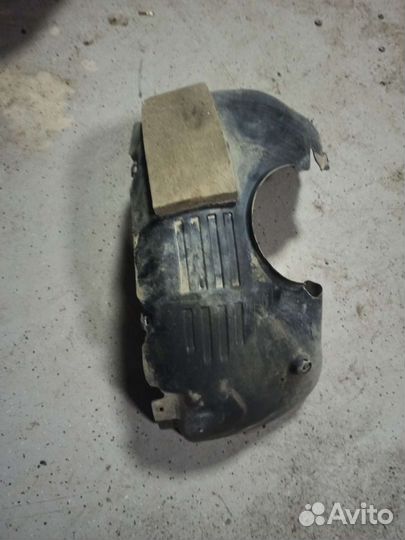 Подкрылок передний правый VW Golf 7