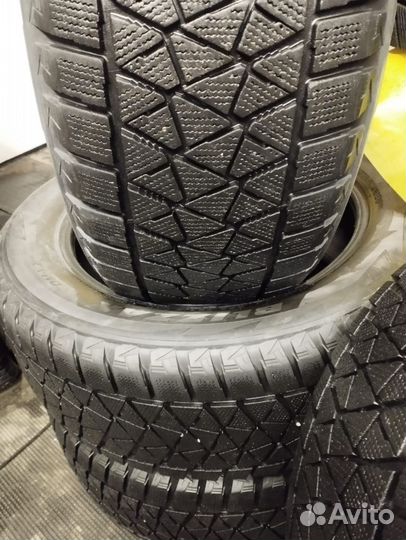 Bridgestone Blizzak DM-V2 255/55 R19 111T