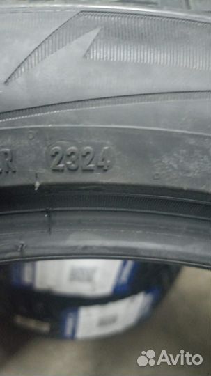 Pirelli Ice Zero 2 235/50 R18 101H