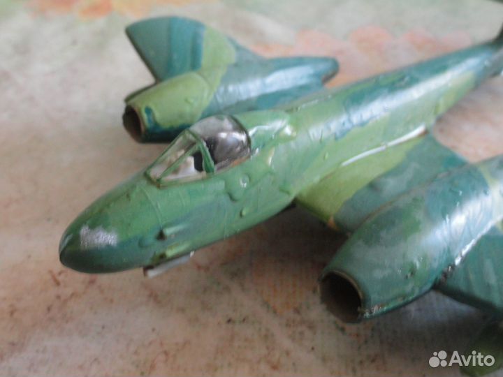 Самолёт склеенный масштабный времён СССР