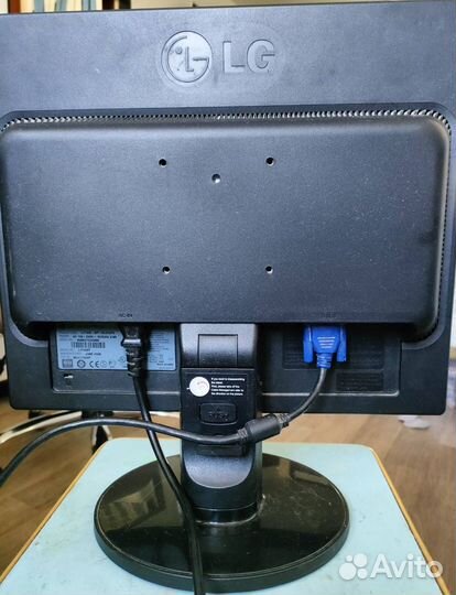 Монитор LG flatron L1742S-BF