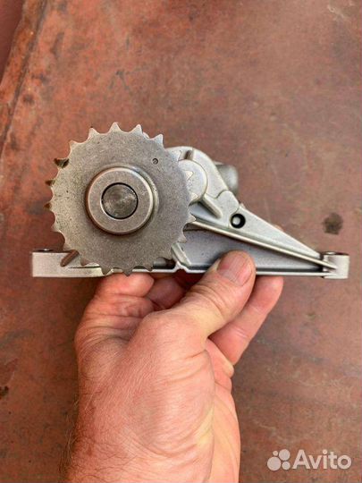 Масленный насос на Мерседес спринтер классик