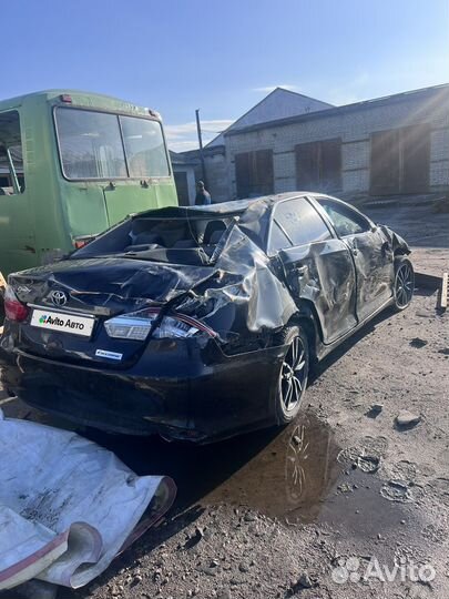 Toyota Camry 2.5 AT, 2017, битый, 100 000 км