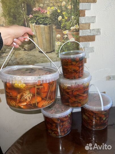 Живые и варенные Раки доставка