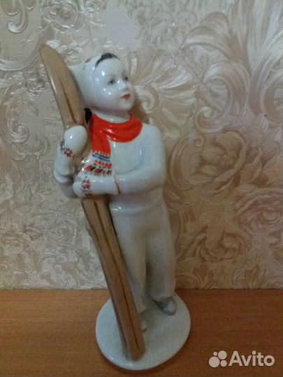 Фигурка фарфоровая СССР