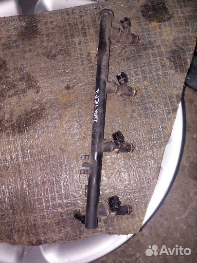 Renault Duster 2.0 топливная рампа с форсунками