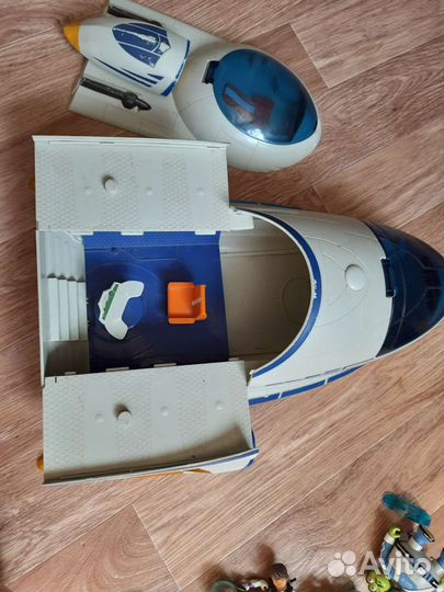 Майлз с другой планеты космический корабль игрушк
