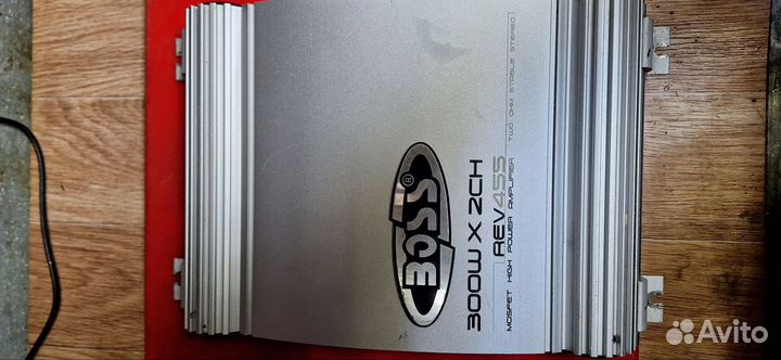 Сабвуфер и усилитель в автомобиль