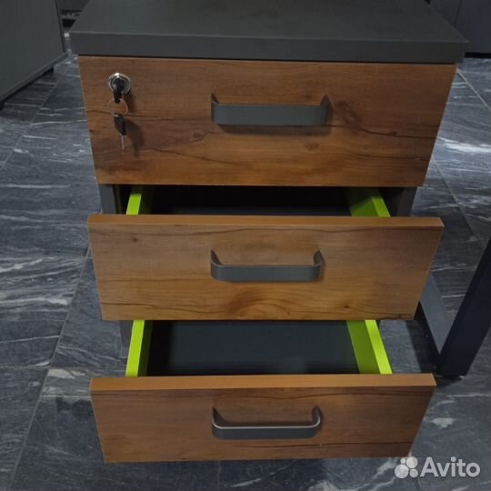 Тумба офисная подкатная