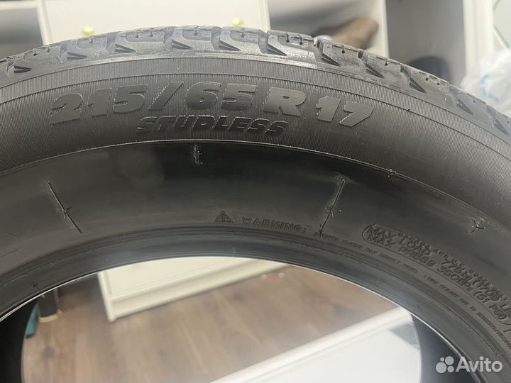 Michelin X-Ice XI3 215/65 R17 99