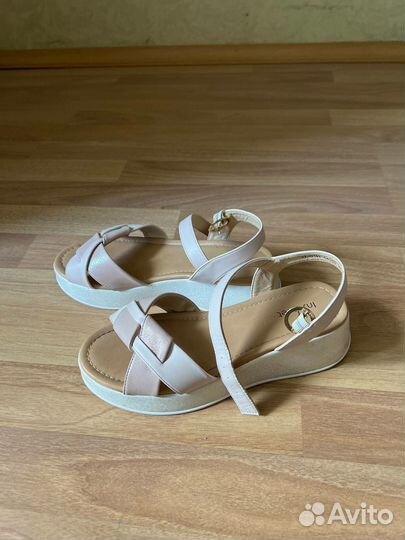 Босоножки для девочки