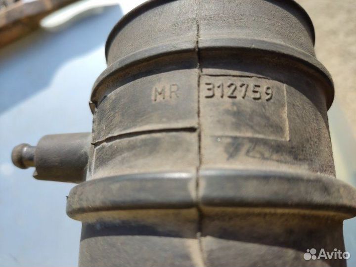 Гофра воздуховода Mitsubishi Carisma хетчбек 1.8