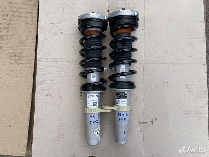 Амортизаторы передние на BMW M5 F90