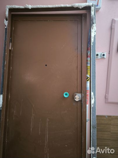 Металлическая дверь бу 900 2005