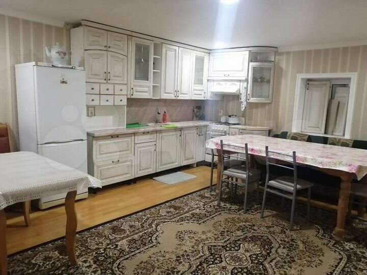 Дом 200 м² на участке 8 сот.
