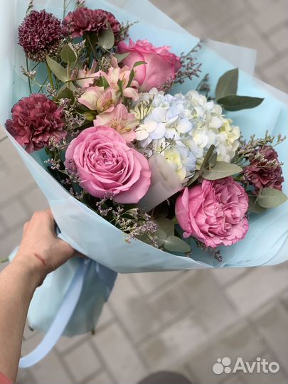 Букет Гигант из Гортензий и роз с доставкой казань