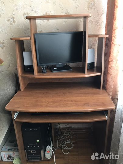 Стол для компьютера