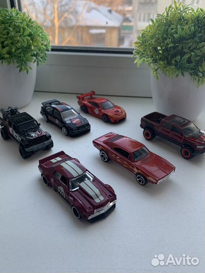 Hot wheels машинки