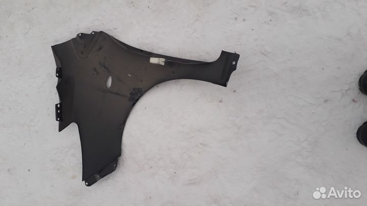 Крыло переднее правое Yaris