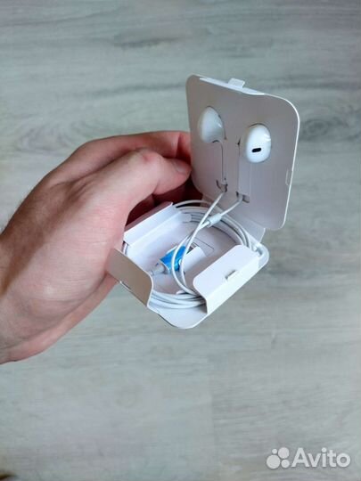 Оригинальные наушники Apple Earpods laighting