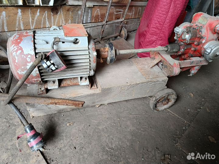 Насос пожарный навесной 600