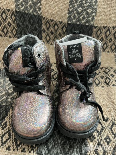 Ботинки для девочки 25