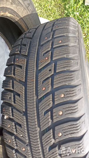 Kumho I'Zen KW22 215/65 R16