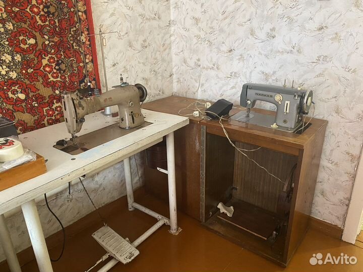 Швейная машина Чайка 2
