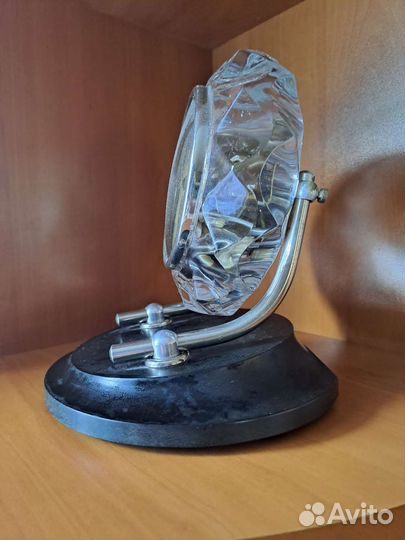 Часы в хрустальном корпусе Маяк