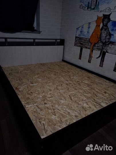 Двухспальная кровать с матрасом 160200