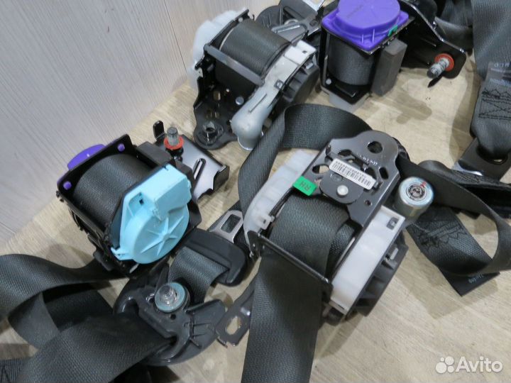 Ремень безопасности задний Hyundai Solaris 2