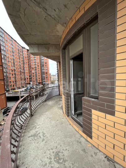 2-к. квартира, 100 м², 10/13 эт.